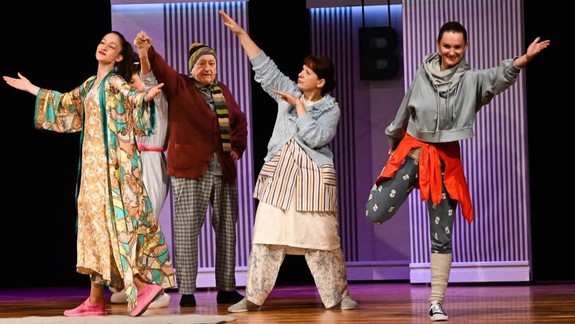 Hra o manipulácii ľudí mocnými: Radošinci uvádzajú druhú premiéru inscenácie Pavilón B