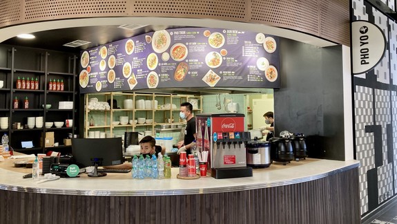 BEDEKER GURMÁNA Aj veľký food court v obnovenom Priore doplatil na koronu