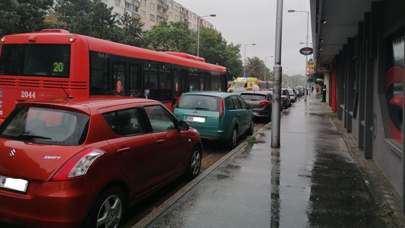 Ne Eisnerovej sa stala nehoda, autobusy MHD stáli v oboch smeroch