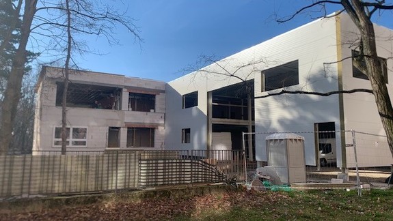 Budovanie škôl v Petržalke: Nová nevzniká v Slnečniciach, ale zatiaľ len na Tematínskej