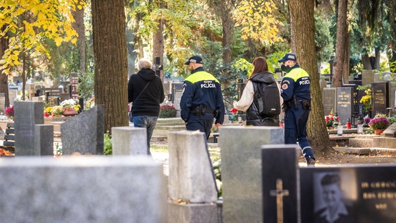 Hasiči apelujú na bezpečnosť na cintorínoch počas Dušičiek