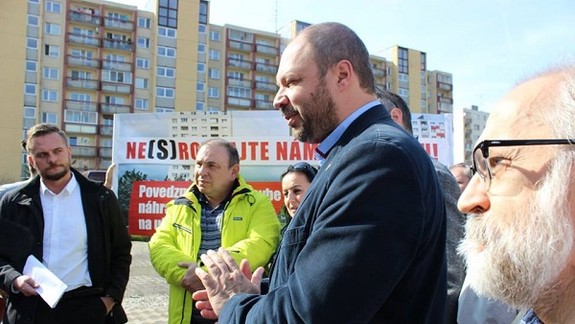 Kauza výstavby v lokalite Pri kríži:Dúbravka trvá na svojom