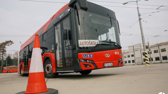 Dopravný podnik pre chystané hybridné trolejbusy prijme až 50 nových vodičov a mechanikov. Koľko si zarobia?