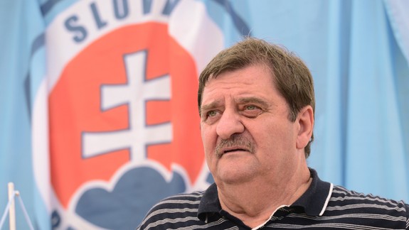 Pamätnicu Bratislavského futbalového zväzu uviedli do života legendy tohto športu