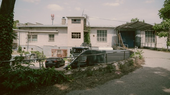 Aktivisti: V Bratislave je až 130 nevyužitých chátrajúcich území. Vieme, čo by im pomohlo