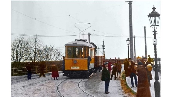 Fotografie staré aj viac ako 100 rokov: Príďte si pozrieť unikátne pohľady na Bratislavu a Starý most
