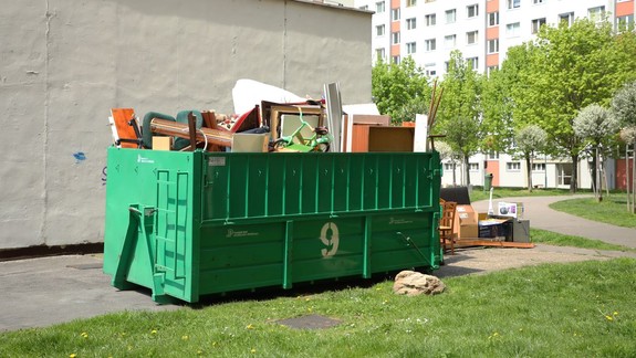 Čo do nich patrí a čo nie? Mestské časti opäť pristavia veľkokapacitné kontajnery