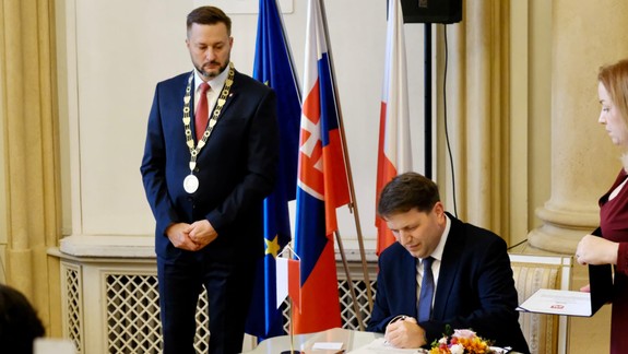 Odobrené aj na zastupiteľstve: Mesto a Staré Mesto budú spolupracovať pri údržbe ciest a chodníkov