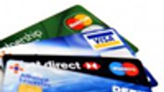 Pátrajú po osobách, ktoré ukradli platobné karty