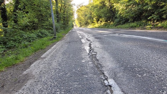 Havarijný stav Devínskej cesty v Bratislave! Dočká sa potrebnej rekonštrukcie?