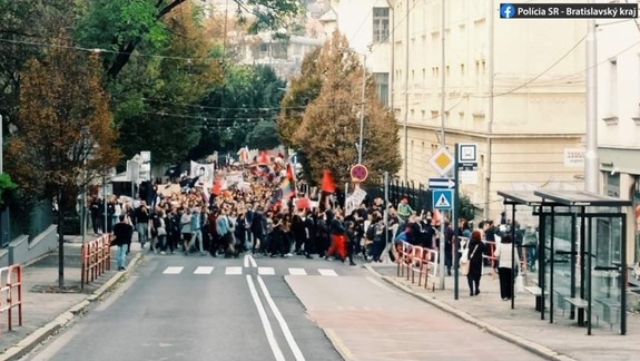 Ľudia v Bratislave opäť demonštrovali na podporu LGBTI komunity