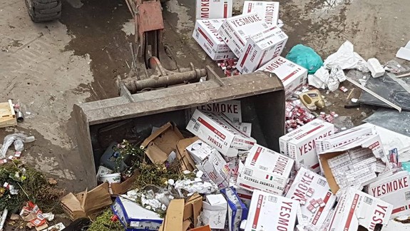 FOTO: V bratislavskej spaľovni likvidovali 1,6 milióna krabičiek pašovaných cigariet za 3 milióny eur!