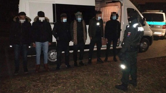 Migranti na Hlavnej stanici: Čakali na vlak do Viedne, zadržali ich policajti
