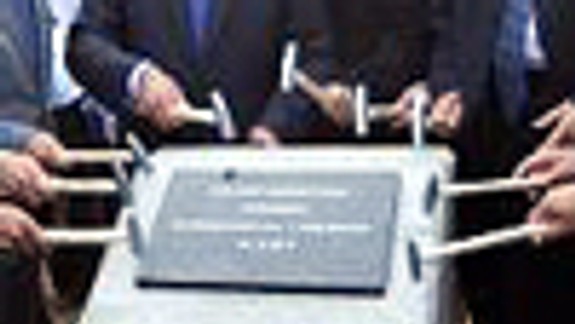 Položili základný kameň cyklomostu cez Moravu