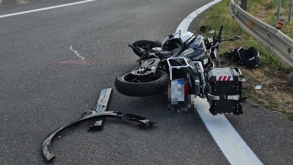 Na Diaľničnej ceste v Senci sa zrazila motorka s osobným autom