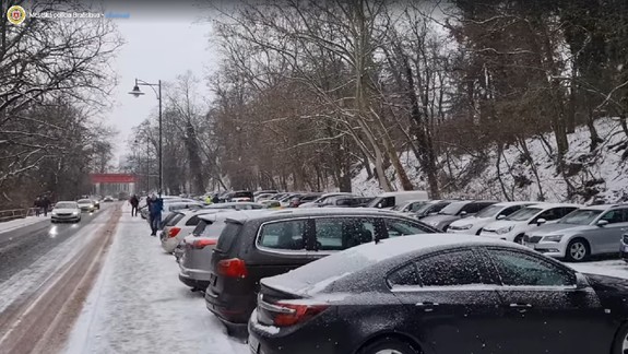 VIDEO: Ako to dnes vyzerá s parkovaním na Kamzíku, Kolibe či Železnej studničke?