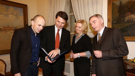 Námestníci primátora potvrdení: Černý, Plšeková, Kolek