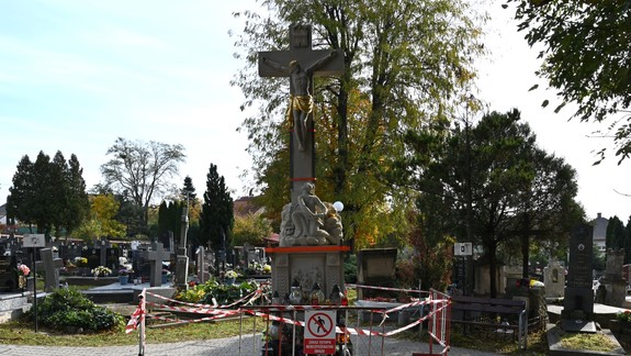 Polícia rieši neuveriteľnú bezočivosť, ku ktorej došlo na cintoríne v Stupave len pár dní pred Dušičkami...