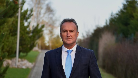 Juraj Zábojník odovzdáva podpisy, funkcii prezidenta chce dať iný rozmer