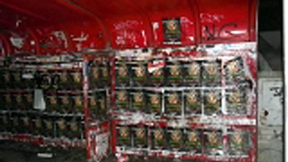 Dopravný podnik sa sťažuje na nelegálnu reklamu na zastávkach