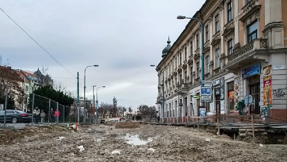 Mesto je rukojemníkom stavbárov 