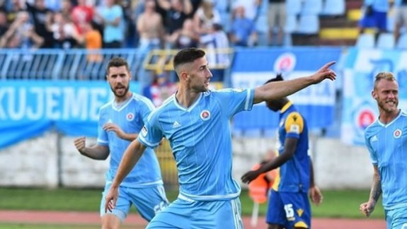 Víťazom prvého ročníka  Futbalovej finančnej ligy je Slovan Bratislava