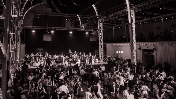 Swingová udalosť roka: Veľký tanečný večer v Tržnici je už takmer vypredaný