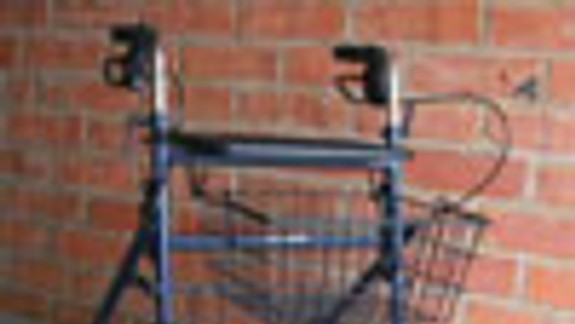 Seniori v Rači dostali pomôcky až z Nórska