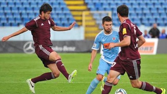 Futbalisti Slovana na úvod sezóny zdolali húževnatého nováčika