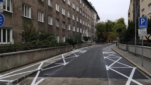 FOTO: V Starom Meste vynovili Björnsonovu ulicu. Čo na to poviete?