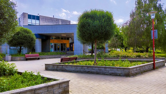 Napätá situácia medzi miestnymi a ľuďmi bez domova: Prinesú mreže „na nocľahárni“ želaný efekt?