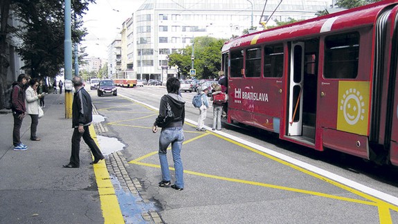 Zastávku na Vazovovej ulici opäť obnovia