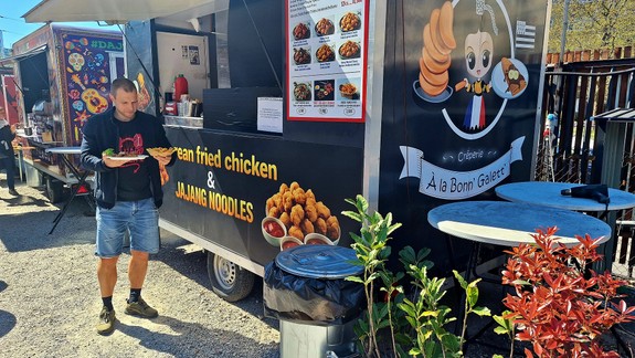 BEDEKER GURMÁNA Medzi stánkami v Meet Point sme objavili perfektný kórejský streetfood