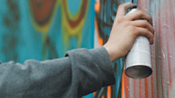 Chytili sprejera, sprejera frajera... V Bratislave bolo posledné dni rušno