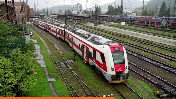 V Bratislave medzi Novým Mestom a Petržalkou nejazdia pre nehodu vlaky