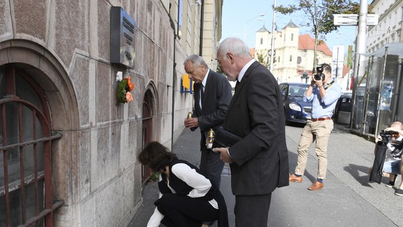 Pripomíname si obete okupácie:  Na Námestí SNP zabili iba šestnásťročného Petra Legnera