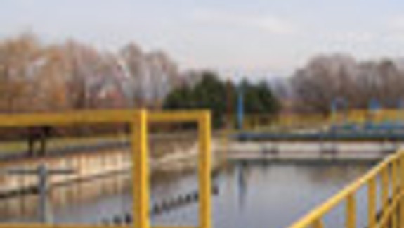 Rozšírenie čistiarne má veľa odporcov