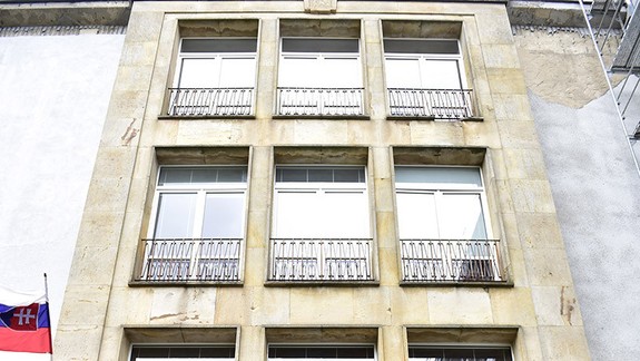 FOTO: Ako pokračuje veľká rekonštrukcia Gymnázia Jána Papánka?