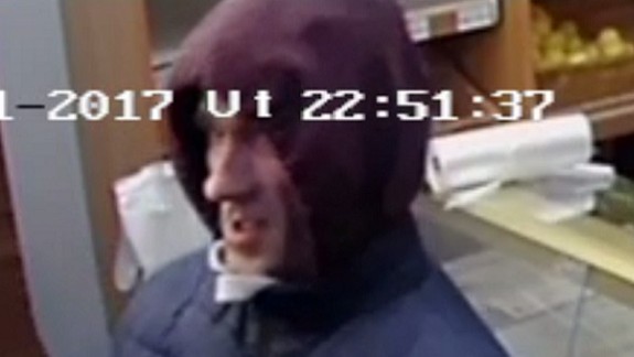 Opäť vlámanie v Petržalke. Nepoznáte páchateľov?