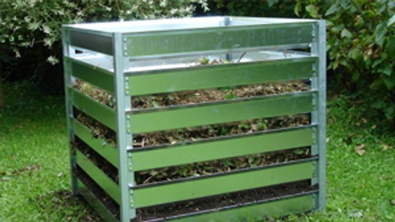 Rača uvažuje o kúpach kompostérov