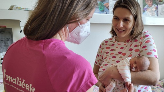 OZ Malíček ponúka rodinám predčasne narodených detí online psychologickú pomoc