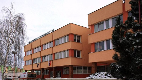 Ochoreniu COVID-19 podľahla prvá zdravotná sestra - išlo o 55-ročnú ženu z Veľkého Krtíša