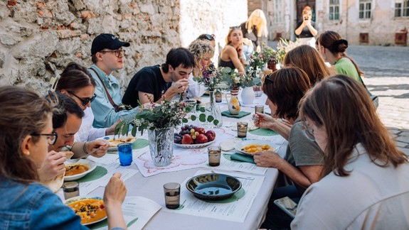 Ukážme, že sa vieme rozprávať: V rámci Dobrého trhu sa uskutoční aj podujatie  Sadnime si spolu