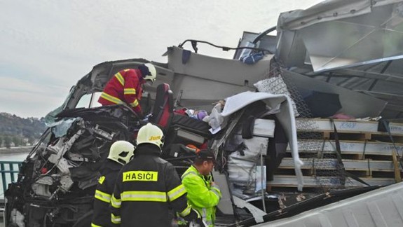 Na Moste Lafranconi bola nehoda, jeden vodič je zranený