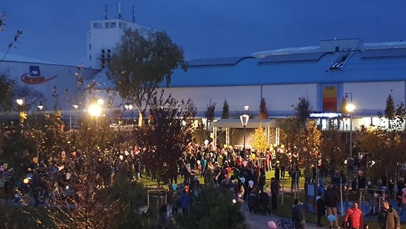 VIDEO a FOTO: Nové Mesto rozžiarili lampióny