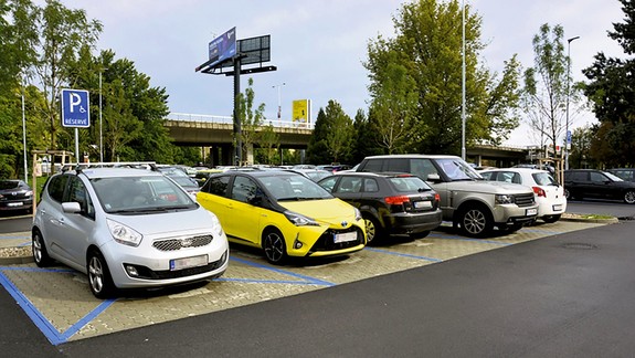 Zavedenie celomestskej parkovacej politiky sa odkladá na január. Aký je dôvod?