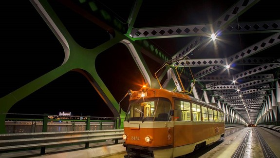 Do Petržalky zavítala netradičná meracia električka