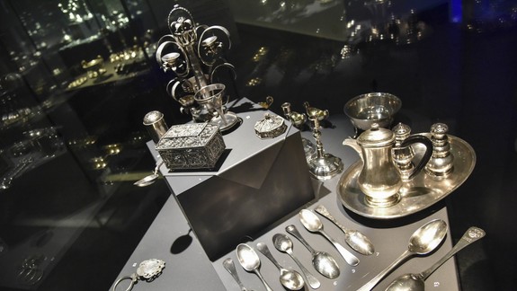 Nová Klenotnica na hrade prezentuje predmety z drahých kovov