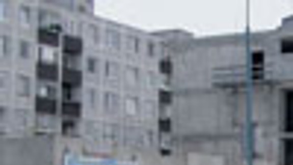 Na Betliarskej ulici stále stojí čierna stavba