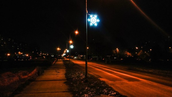 Vianočné osvetlenie nebude v Petržalke ani tento rok. Poznáme dôvody